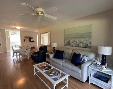 740 Lake Orchid Circle - Photo Thumbnail 11
