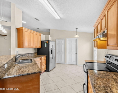 4211 Swanna Drive - Photo Thumbnail 17