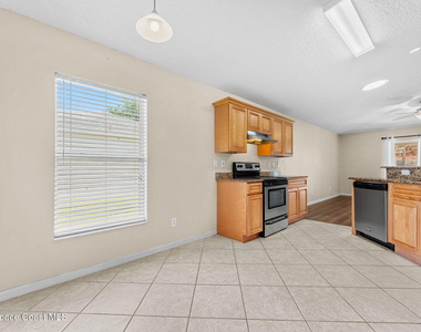 4211 Swanna Drive - Photo Thumbnail 18