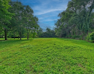 915 Farmers Road - Photo Thumbnail 18