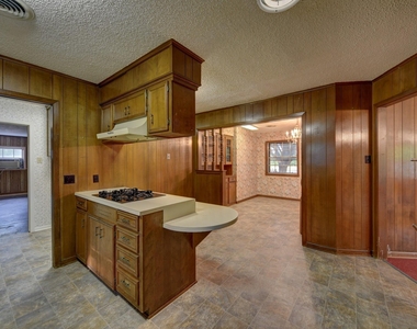 915 Farmers Road - Photo Thumbnail 19