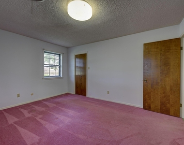 915 Farmers Road - Photo Thumbnail 8