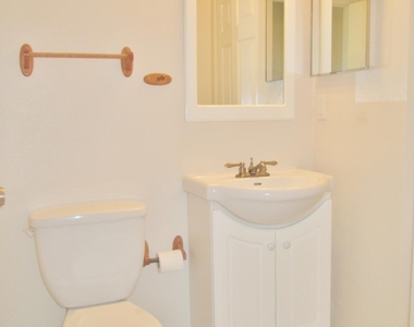 3261 Beach View Way - Photo Thumbnail 17