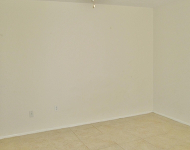 3261 Beach View Way - Photo Thumbnail 15