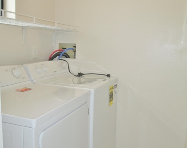 3261 Beach View Way - Photo Thumbnail 19