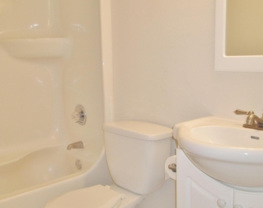 3261 Beach View Way - Photo Thumbnail 13