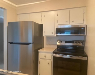 3261 Beach View Way - Photo Thumbnail 4