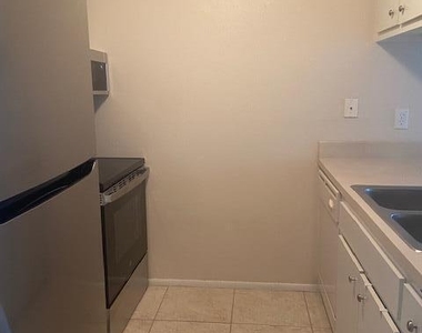3261 Beach View Way - Photo Thumbnail 5