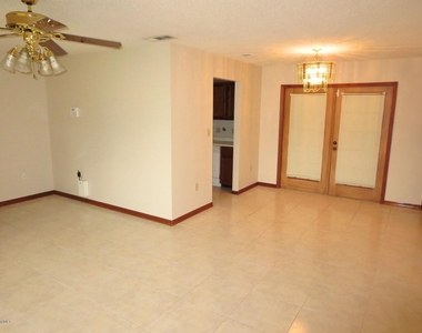 237 Emerson Drive Nw - Photo Thumbnail 10
