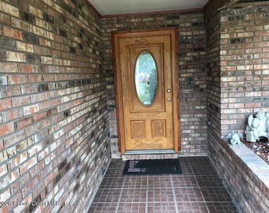237 Emerson Drive Nw - Photo Thumbnail 1