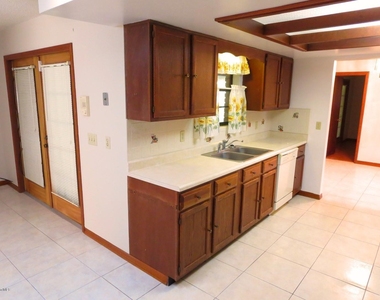237 Emerson Drive Nw - Photo Thumbnail 9