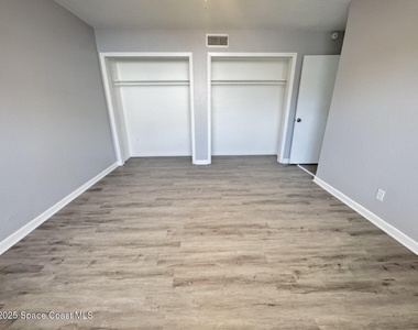 1800 South Street - Photo Thumbnail 11