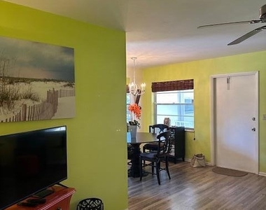 16 Vista Palm Lane - Photo Thumbnail 1