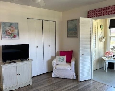 16 Vista Palm Lane - Photo Thumbnail 5