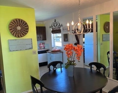 16 Vista Palm Lane - Photo Thumbnail 3
