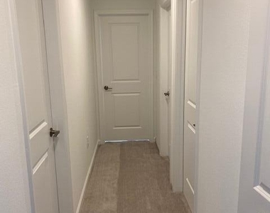 622 Papillon Street Sw - Photo Thumbnail 11