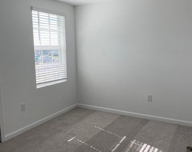 622 Papillon Street Sw - Photo Thumbnail 15