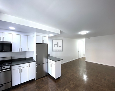 East 35th Street - Photo Thumbnail 2