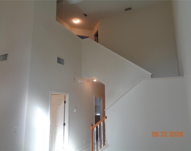 210 Woodhouse Lane - Photo Thumbnail 7
