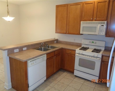 210 Woodhouse Lane - Photo Thumbnail 13