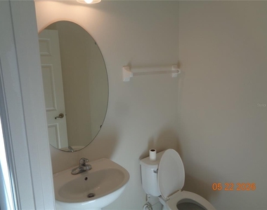 210 Woodhouse Lane - Photo Thumbnail 8