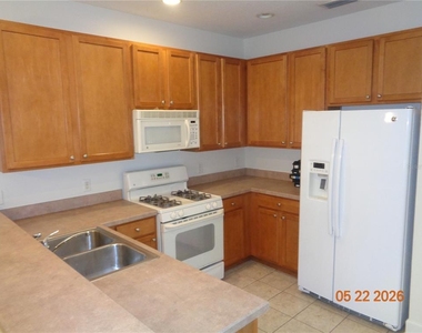 210 Woodhouse Lane - Photo Thumbnail 12