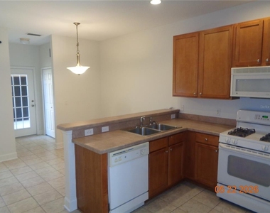 210 Woodhouse Lane - Photo Thumbnail 11