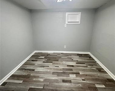 128 W North Street - Photo Thumbnail 7