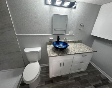 128 W North Street - Photo Thumbnail 10