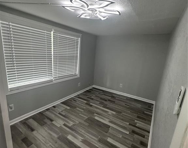 128 W North Street - Photo Thumbnail 12