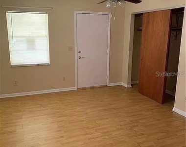 5217 17th Street - Photo Thumbnail 3