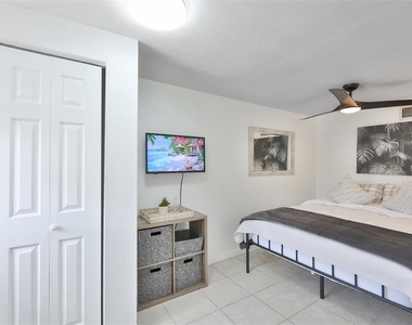 2575 S Himes Avenue - Photo Thumbnail 17