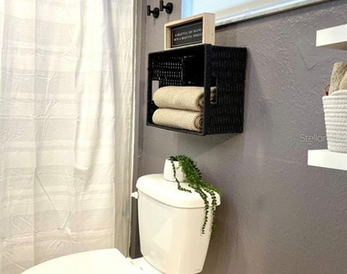 2575 S Himes Avenue - Photo Thumbnail 11