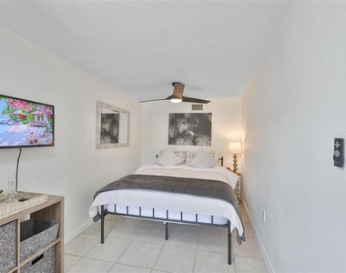2575 S Himes Avenue - Photo Thumbnail 16