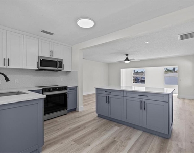 310 Westwinds Drive - Photo Thumbnail 15