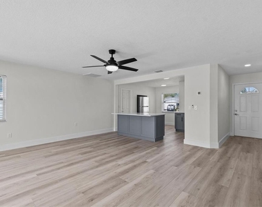 310 Westwinds Drive - Photo Thumbnail 10