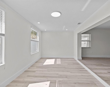310 Westwinds Drive - Photo Thumbnail 21