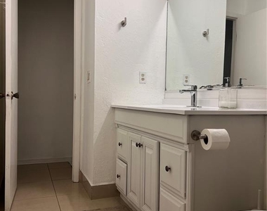 6612 Blackfin Way - Photo Thumbnail 52