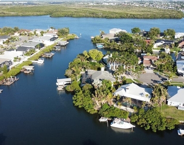 6612 Blackfin Way - Photo Thumbnail 8