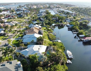 6612 Blackfin Way - Photo Thumbnail 4