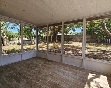 6412 Pawling Avenue - Photo Thumbnail 17