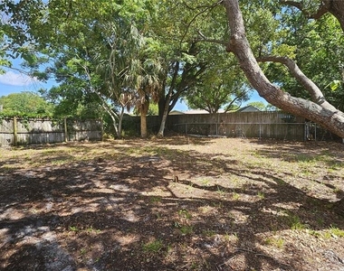 6412 Pawling Avenue - Photo Thumbnail 19