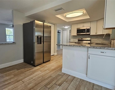 6412 Pawling Avenue - Photo Thumbnail 4