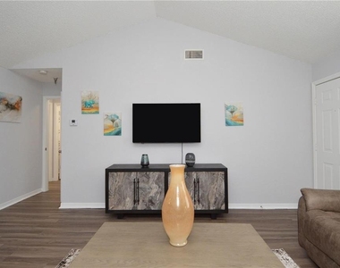 10265 Gandy Boulevard N - Photo Thumbnail 15