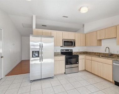 9853 Sw 59th Circle - Photo Thumbnail 4