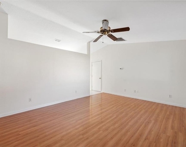 9853 Sw 59th Circle - Photo Thumbnail 1