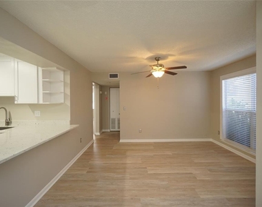 603 S Melville Avenue - Photo Thumbnail 6