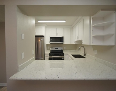 603 S Melville Avenue - Photo Thumbnail 5