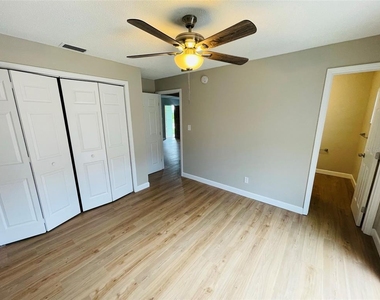 511 Duchess Court - Photo Thumbnail 12