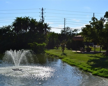 11235 Kapok Grand Circle - Photo Thumbnail 32